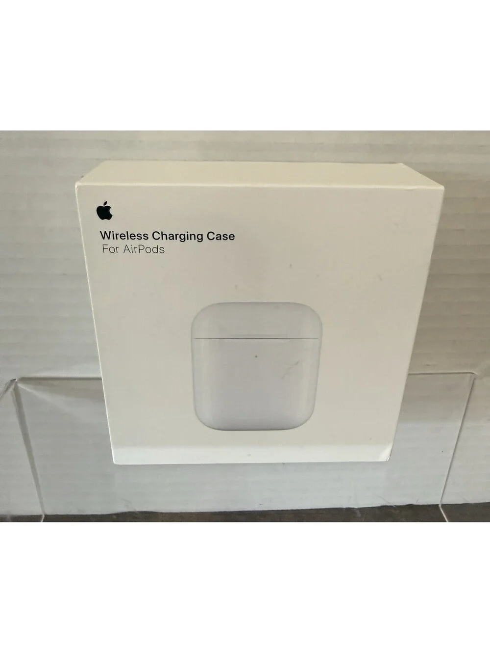 Apple Wireless Charging Case for AirPods 2nd Gen Compact White A1938 *No Charger